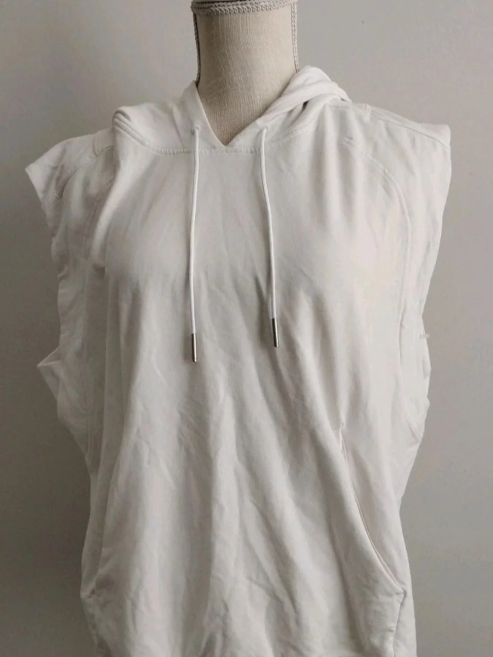Lululemon French Terry Sleeveless Hoodie White Kangaroo Pocket Women's SZ 8